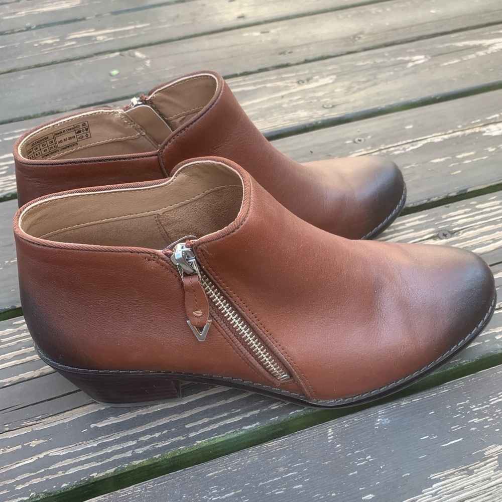 Vionic Jolene ankle boot, size 8.5